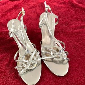 Kelly & Katie silver heels worn once size 9